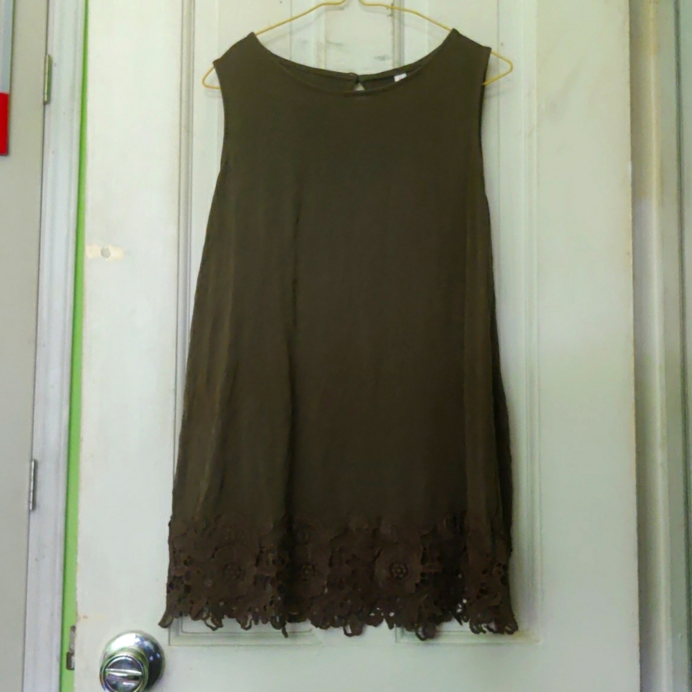 Green T-shirt with Lace Hem